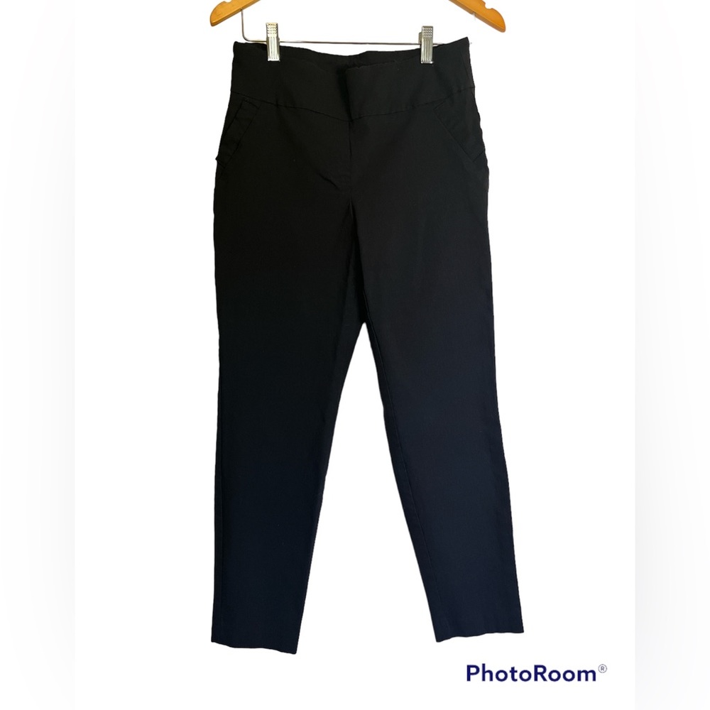 Pre- owned SoHo crop pants !